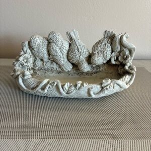 White Decorative Bird Bath Tray with Sculpted Bird Motif